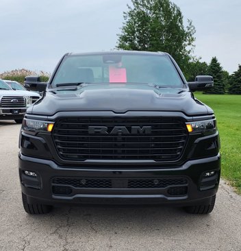 Used 2025 RAM 1500 Laramie w/ Night Edition image 17