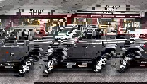 Used 2020 Jeep Gladiator Sport w/ Quick Order Package 24S image 2