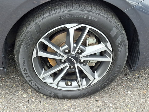 Used 2023 Kia Forte LXS w/ LXS Technology Package image 8