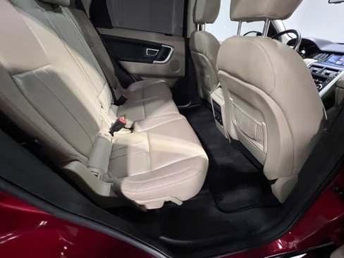 Used 2018 Land Rover Discovery Sport HSE image 44