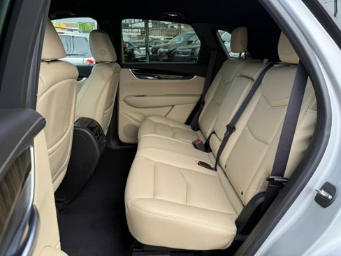 Used 2017 Cadillac XT5 FWD image 9