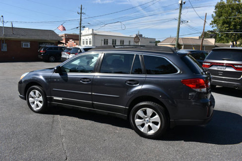 Used 2011 Subaru Outback 2.5i Limited image 41