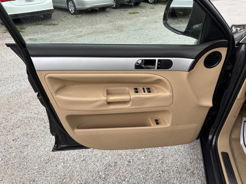 Used 2008 Volkswagen Touareg V6 image 9