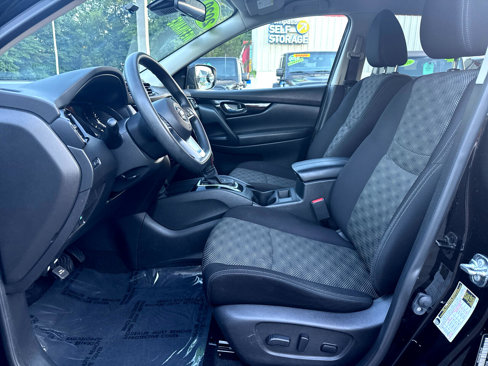Used 2020 Nissan Rogue Sport SV image 9