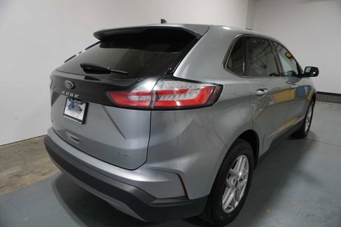 Used 2023 Ford Edge SEL image 7