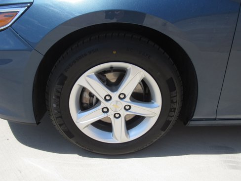 Used 2024 Chevrolet Malibu LT image 4