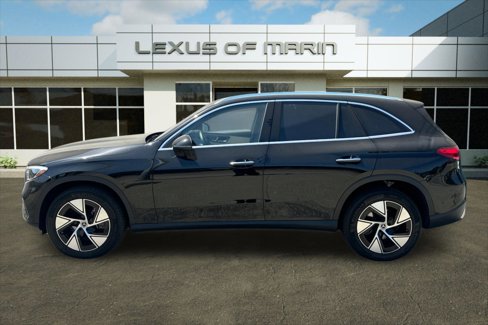 Used 2024 Mercedes-Benz GLC 300 4MATIC image 2