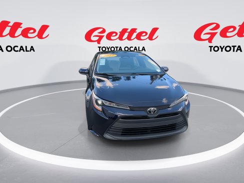 Used 2023 Toyota Corolla LE image 3
