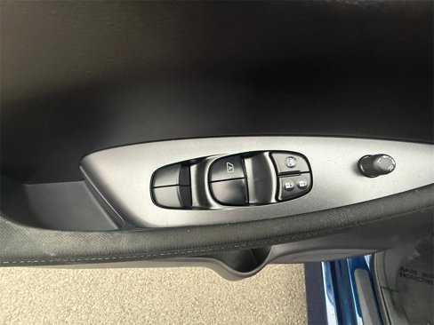 Used 2023 Nissan Leaf S image 27