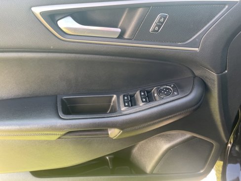 Used 2023 Ford Edge SEL image 18