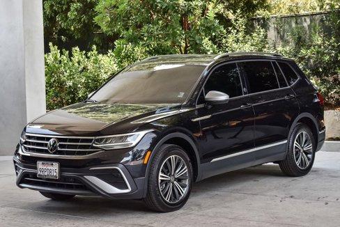 Used 2024 Volkswagen Tiguan Wolfsburg Edition image 3