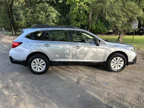 Used 2019 Subaru Outback 2.5i image 9