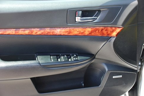 Used 2012 Subaru Outback 2.5i Limited w/ Moonroof Pkg image 9