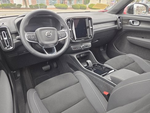 Certified 2023 Volvo XC40 Recharge Ultimate image 20
