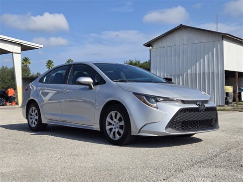Used 2021 Toyota Corolla LE image 9