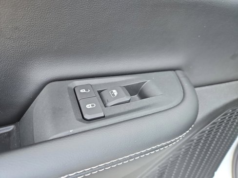 New 2025 Jeep Grand Cherokee Altitude image 49
