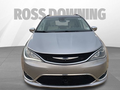 Used 2019 Chrysler Pacifica Limited w/ Advanced Safetytec Group image 2