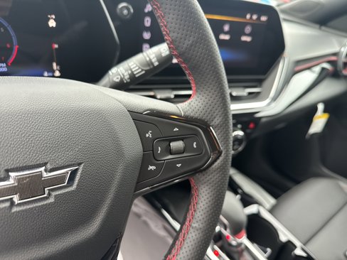 New 2025 Chevrolet Trax RS w/ Sunroof Package image 21
