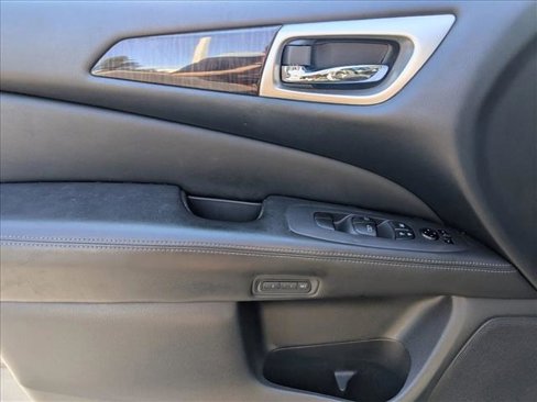 Used 2015 Nissan Pathfinder Platinum image 9