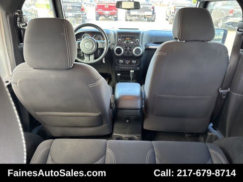 Used 2016 Jeep Wrangler Rubicon w/ Power Convenience Group image 36