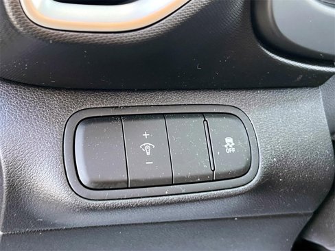 Certified 2023 Hyundai Venue SEL image 21