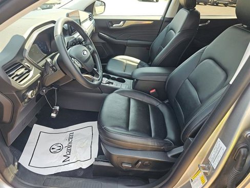 Certified 2022 Ford Escape Titanium image 19