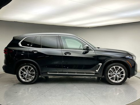 Used 2024 BMW X5 xDrive40i w/ Premium Package image 4