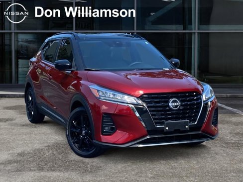 Used 2023 Nissan Kicks SR image 1