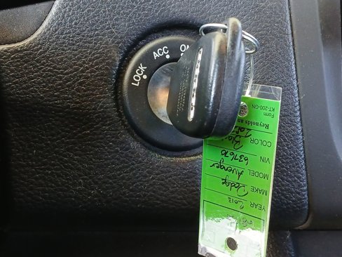 Used 2013 Dodge Avenger SE image 16