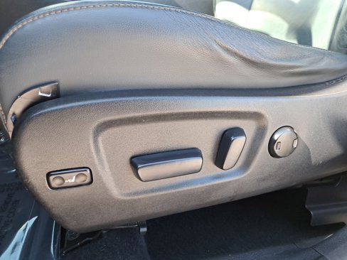Used 2015 Toyota Highlander XLE image 18