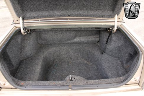 Used 1989 Chrysler New Yorker image 11