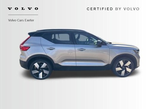 Certified 2023 Volvo XC40 Recharge Ultimate image 3