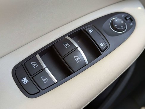 Certified 2021 INFINITI QX50 Essential w/ Convenience Package image 19