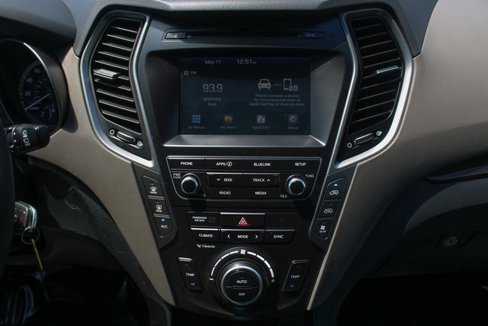 Used 2017 Hyundai Santa Fe SE image 21