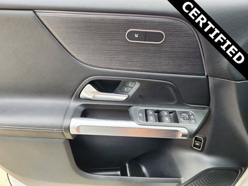 Used 2022 Mercedes-Benz GLB 250 image 24