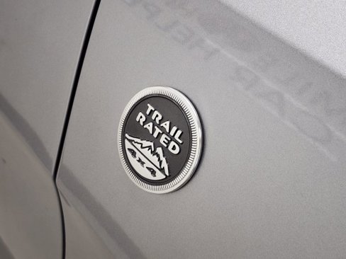 Used 2015 Jeep Grand Cherokee Limited w/ Luxury Group II image 33