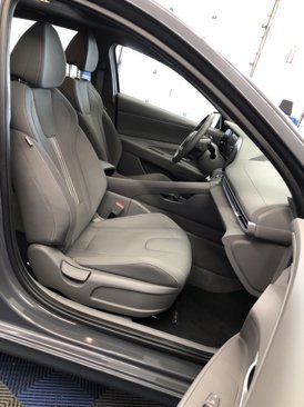 Used 2025 Hyundai Elantra SEL image 31