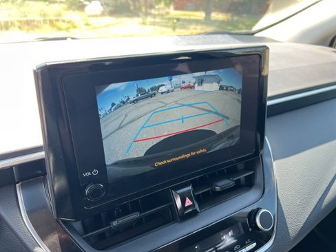 Used 2023 Toyota Corolla LE image 10
