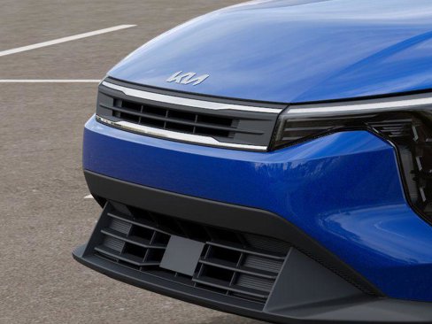 New 2025 Kia K4 LXS image 12