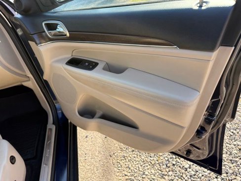 Used 2014 Jeep Grand Cherokee Limited image 30