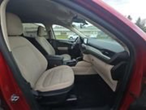 Used 2020 Ford Escape SE image 3