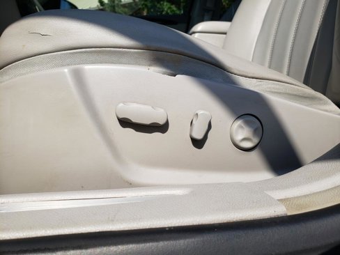 Used 2011 Buick Lucerne CXL image 21