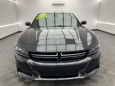 Used 2017 Dodge Charger SE image 2