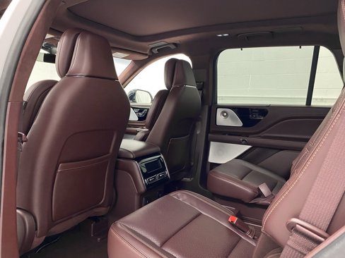 Used 2023 Lincoln Aviator Black Label Grand Touring w/ Class IV Trailer Tow Package image 13