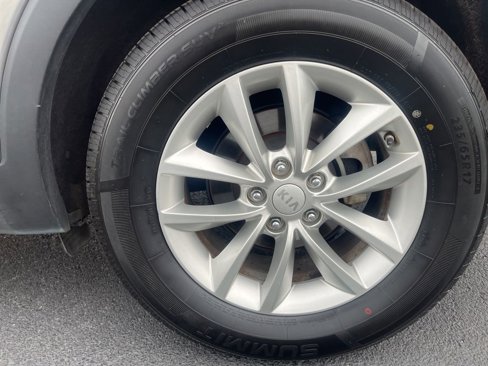 Used 2017 Kia Sorento LX image 33