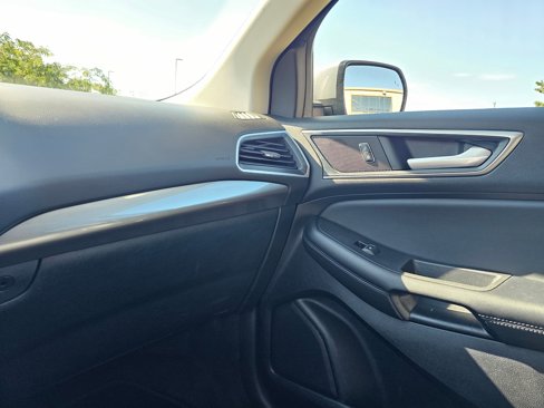 Used 2024 Ford Edge SEL image 25