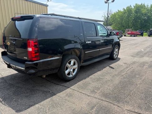 Used 2012 Chevrolet Suburban LTZ image 7