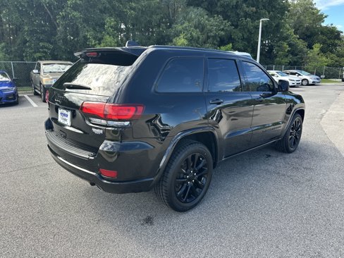 Used 2022 Jeep Grand Cherokee Laredo X image 10