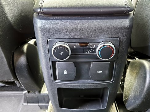 Used 2020 Ford Explorer XLT image 13
