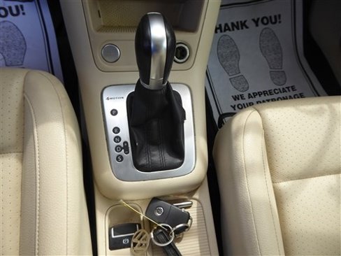 Used 2015 Volkswagen Tiguan SE image 11
